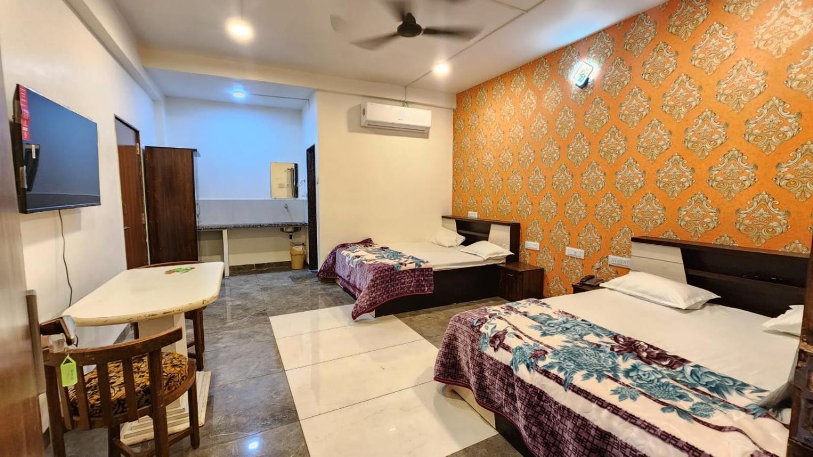 Bombay Darbar Hotel Simrol Ngoại thất bức ảnh