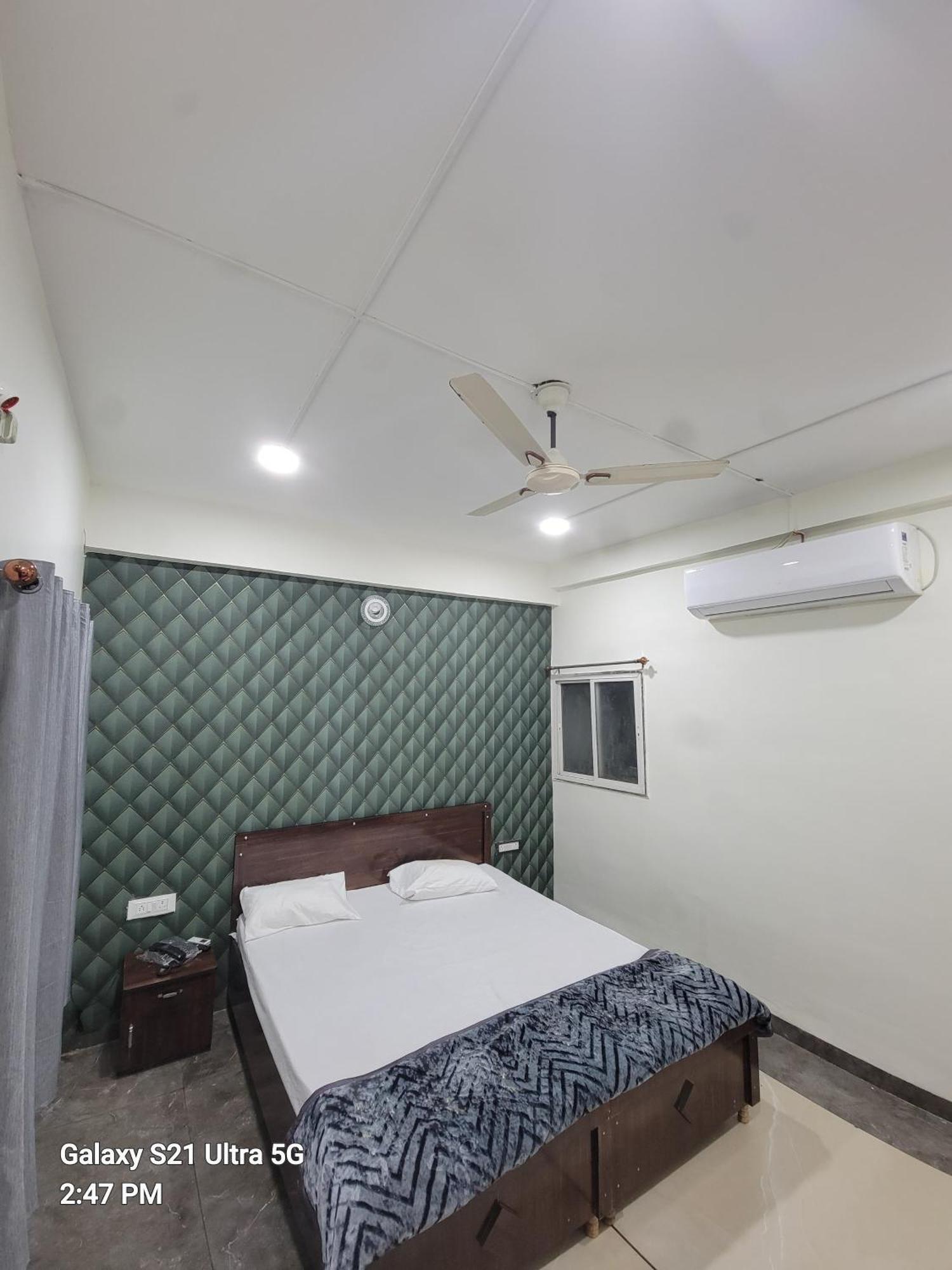 Bombay Darbar Hotel Simrol Ngoại thất bức ảnh